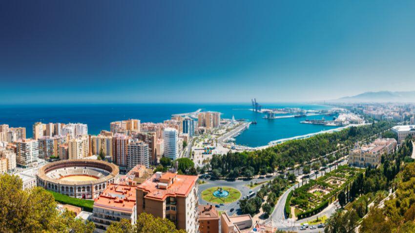 Barcelona or Malaga in summer: what changes?