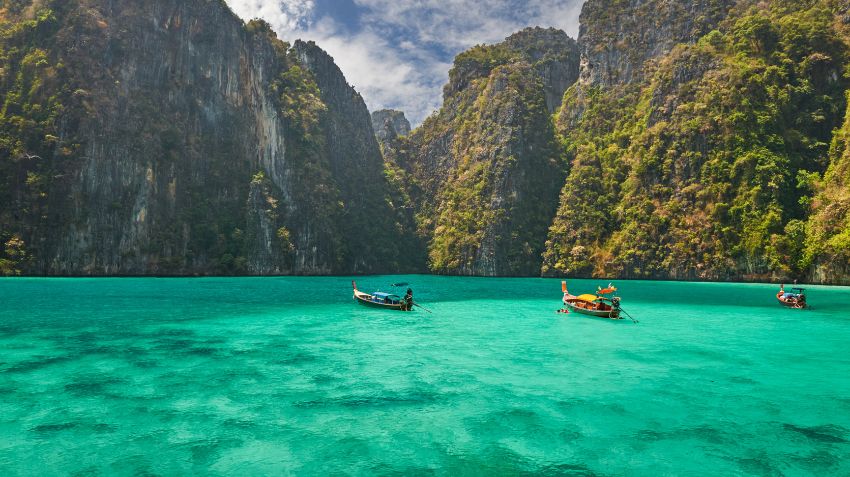Can you combine Chiang Mai and Phuket in one trip Thailand