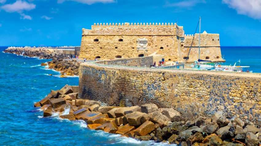 Heraklion atmosphere and travel experience