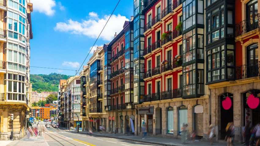 How the pintxos culture actually differs between the two cities