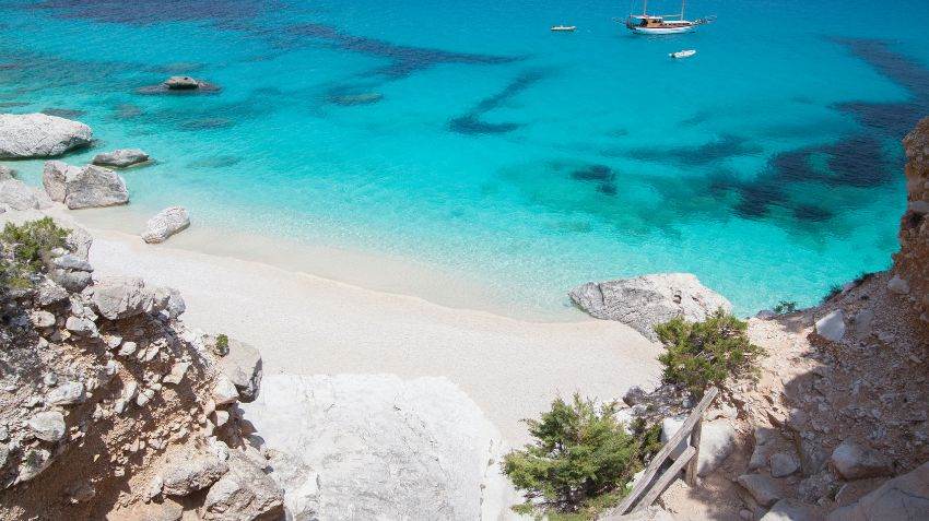 How to get to Benirràs and Cala Vadella from Ibiza town