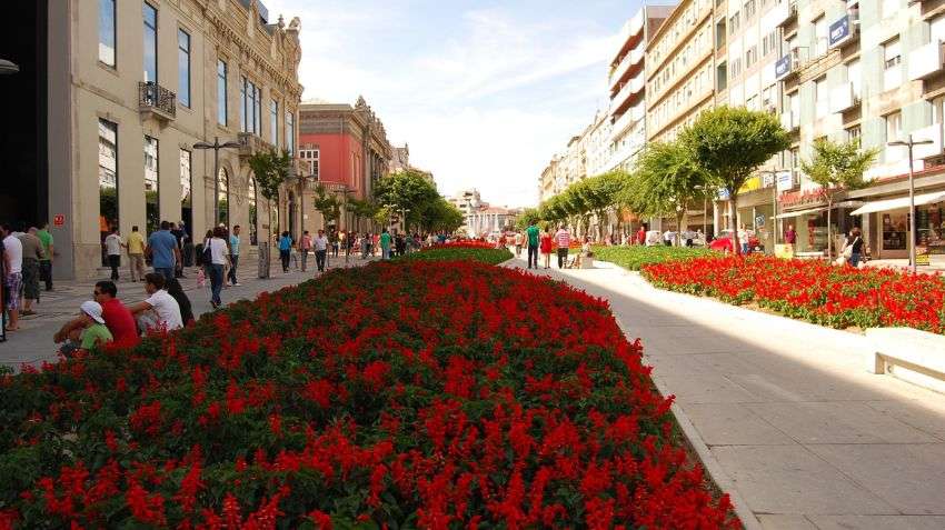 How to move between Braga and Porto, and what that shapes