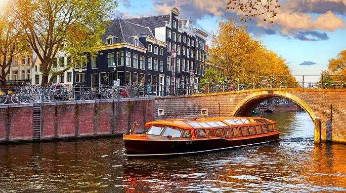 Is Amsterdam’s canal ring the best area to stay Netherlands