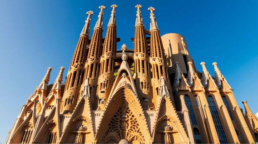 Is Eixample a good area to stay in Barcelona?