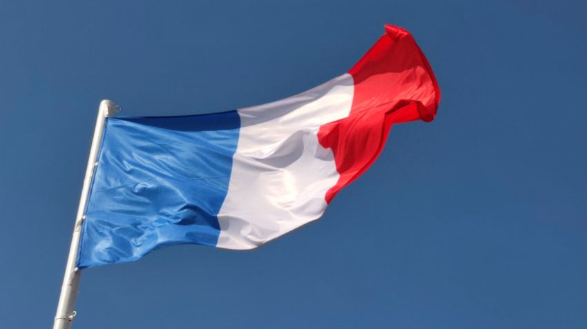 Which is better suited for your trip: Lyon or Bordeaux?