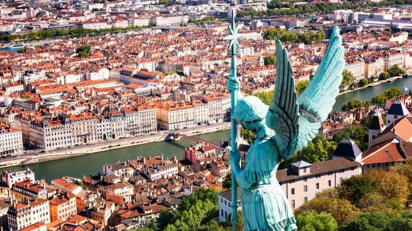 Lyon or Bordeaux: which city suits your travel style?