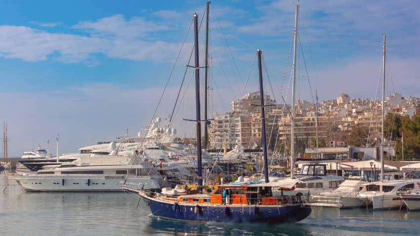 Piraeus or Athens: Planning your Greece trip
