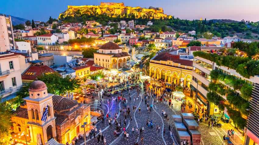 Piraeus or Athens: which base suits your travel style?