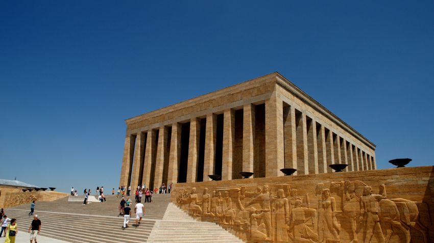 What Ankara and Antalya each feel like for visitors
