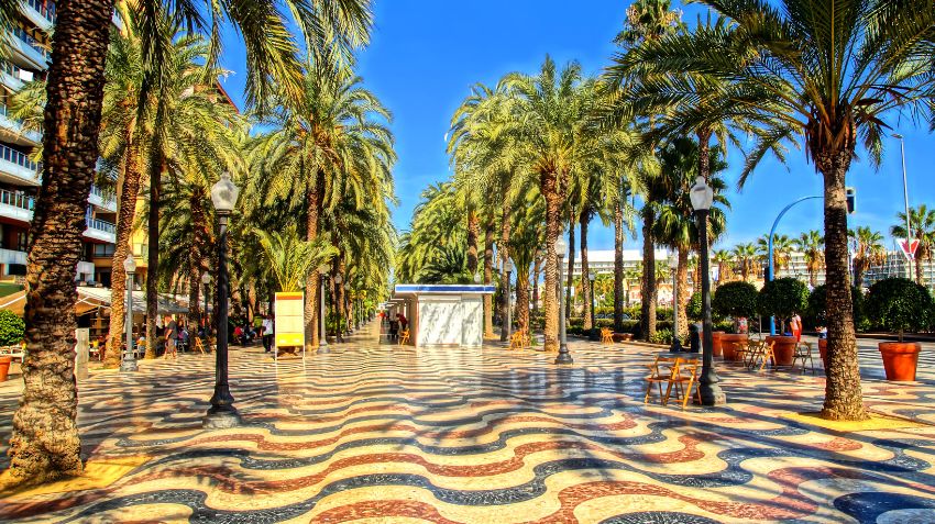 Alicante travel guide for your first visit