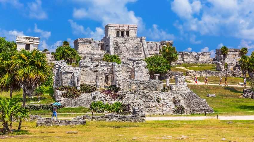 How to move between Tulum's zones and structure your days