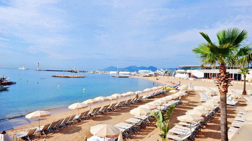 How to travel from Paris to Cannes by train or plane