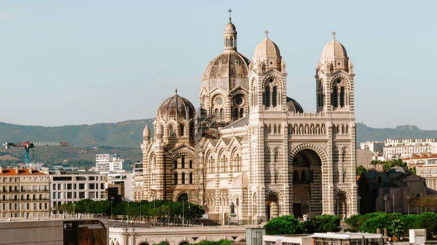 How to visit Marseille and Paris on the same first trip to France