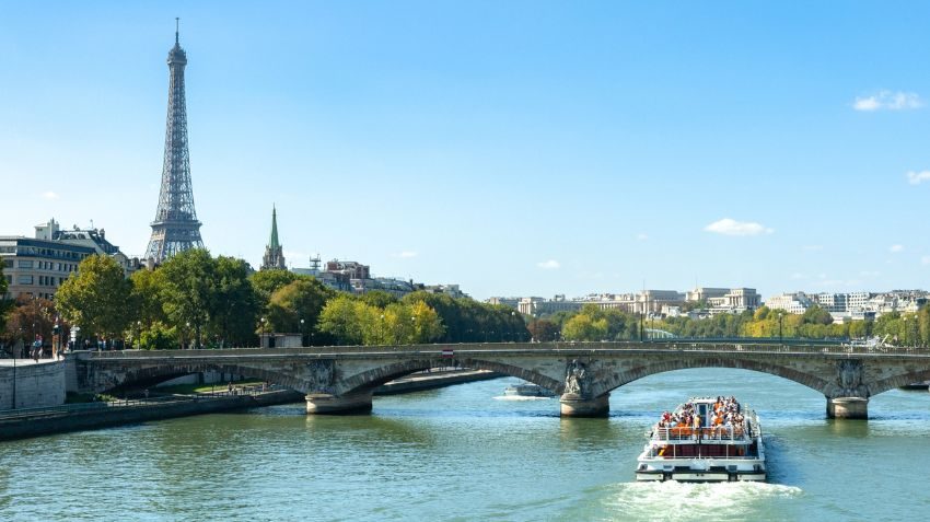 Paris or Cannes: where should you spend more time?
