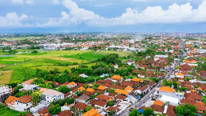Should you choose Komodo or Canggu for your Indonesia trip?